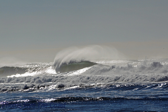 Spindrift on Ocean Curl